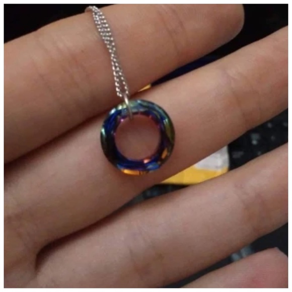 Swarovski Crystals Facted Round Necklace Set - Picture 5 of 5